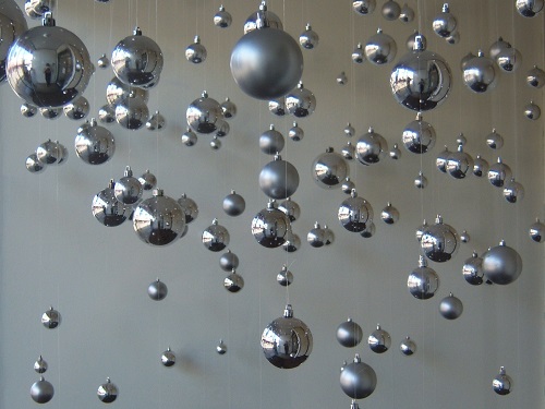 Shop window spheres