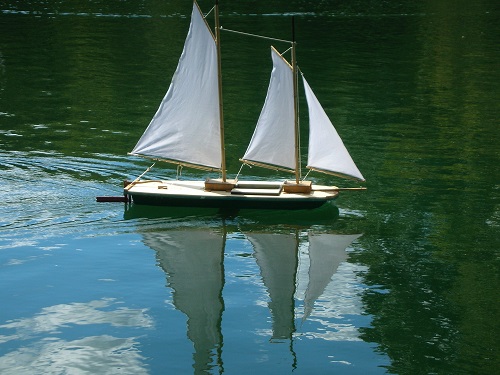 Model sailboat in NYC Central Park